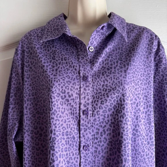 Chico’s No Iron Animal Print Jacquard Shirt - Picture 4 of 8